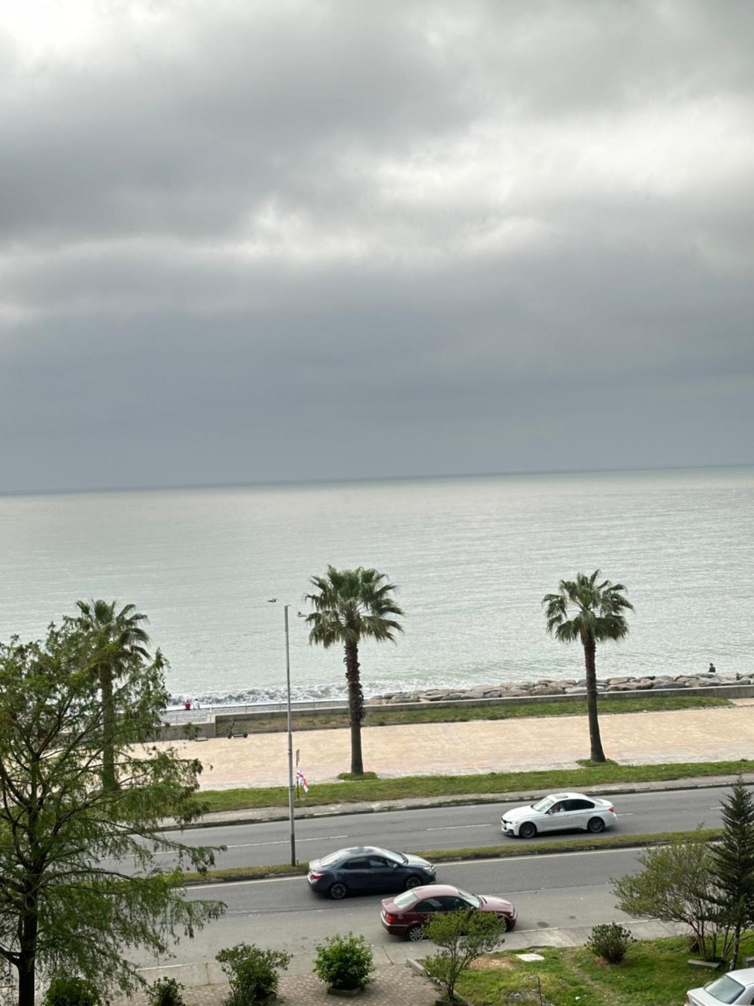 Apartamento Aqua Batumi 47 Exterior foto